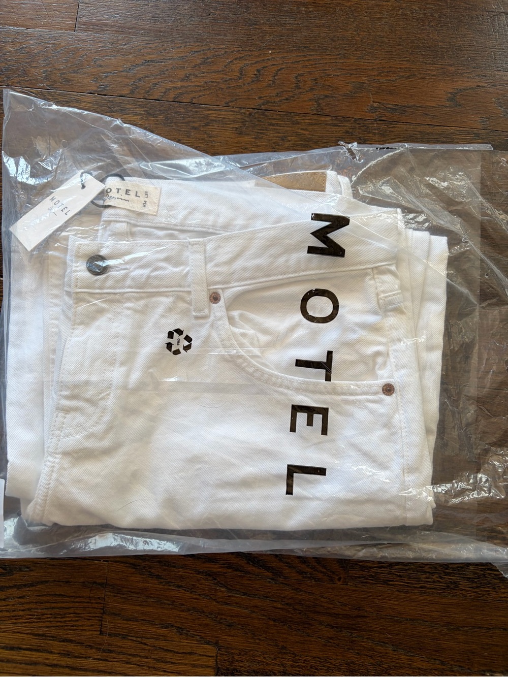 Motel Rocks High Rise White Jeans - Picture 2 of 8